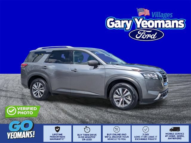 Used 2025 Nissan Pathfinder SL FWD image 1