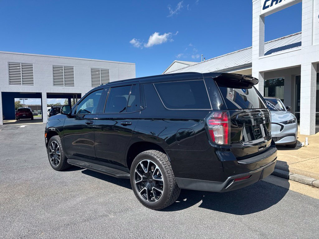 Used 2022 Chevrolet Tahoe RST w/ Luxury Package AWD/4WD image 3