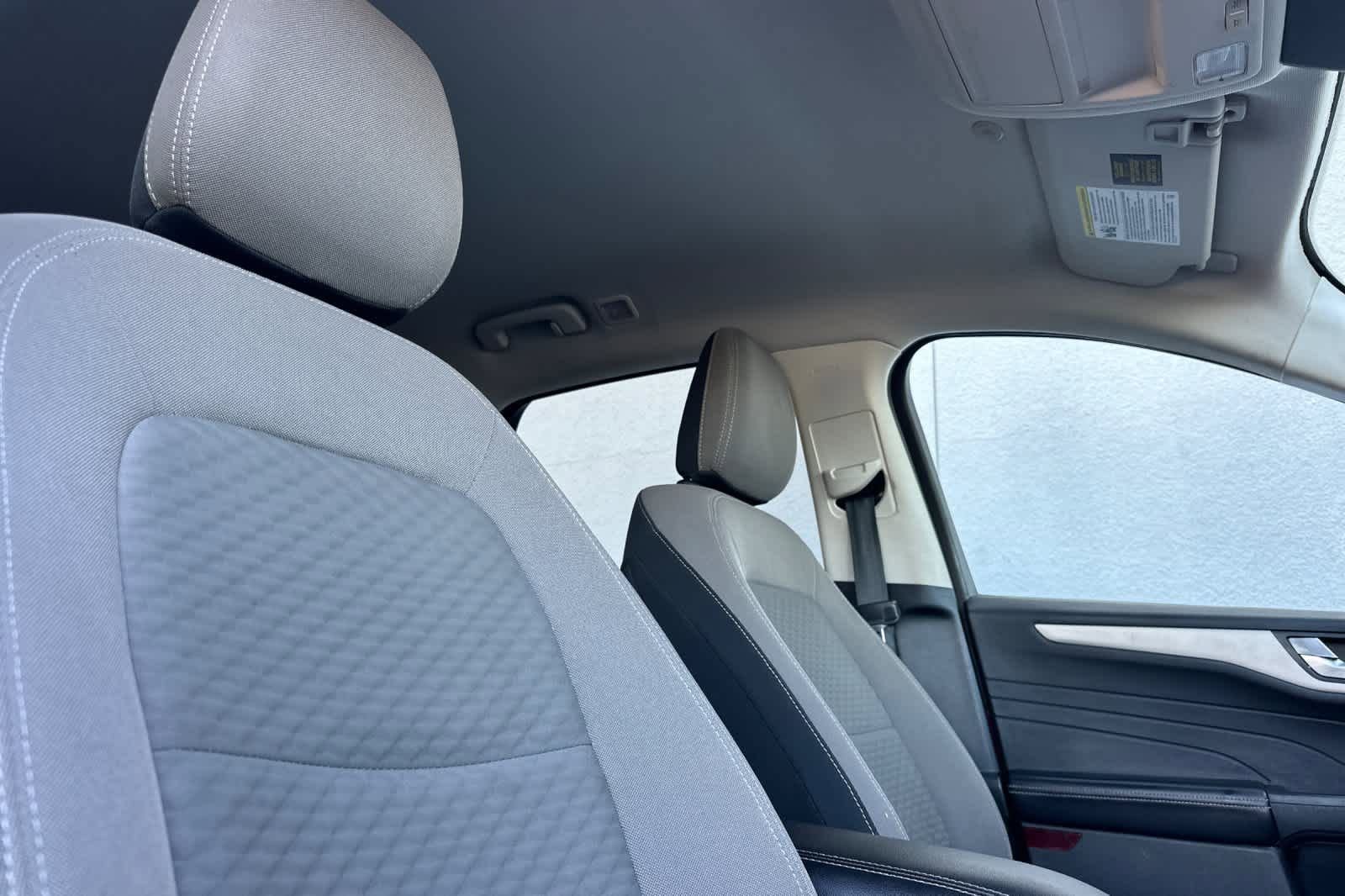 Certified 2021 Ford Escape SE w/ SE Sport Appearance Package FWD image 17