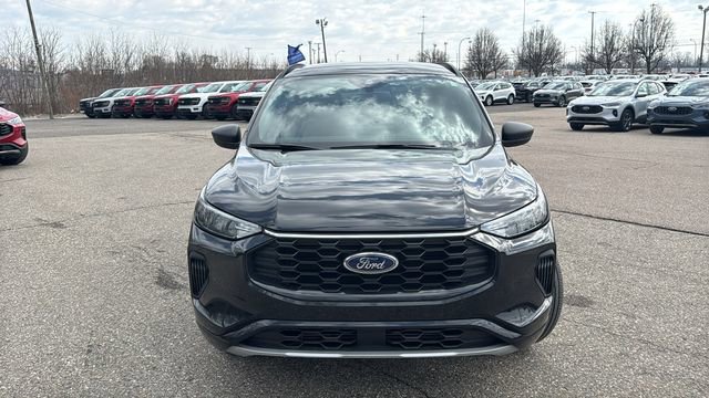Certified 2024 Ford Escape ST-Line w/ Tech Pack #1 image 9