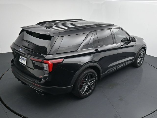Certified 2025 Ford Explorer ST AWD/4WD image 32