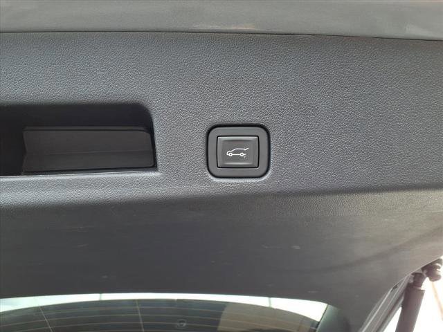 Used 2025 Chevrolet Traverse LT image 26