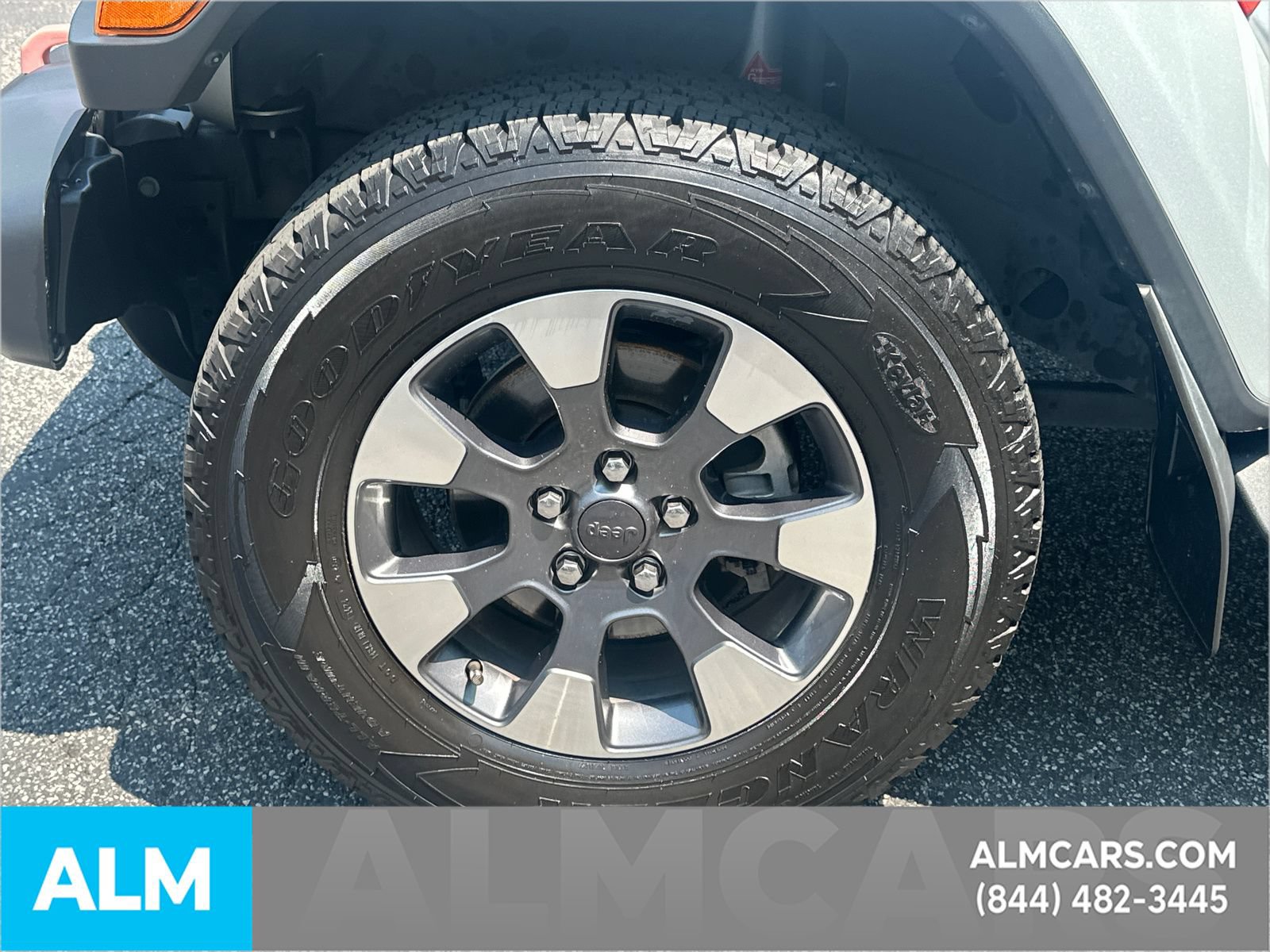 Used 2023 Jeep Wrangler Unlimited Sahara AWD/4WD image 12