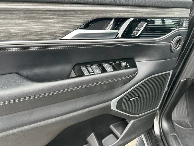 Used 2024 Jeep Wagoneer Series II AWD/4WD image 31