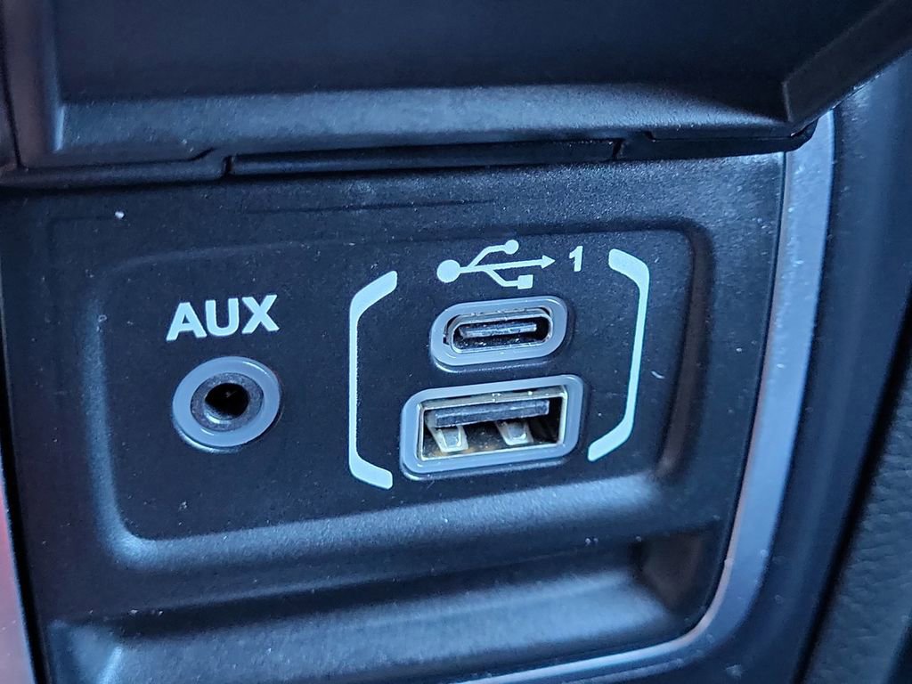 Used 2020 Jeep Wrangler Unlimited Rubicon w/ Cold Weather Group image 28