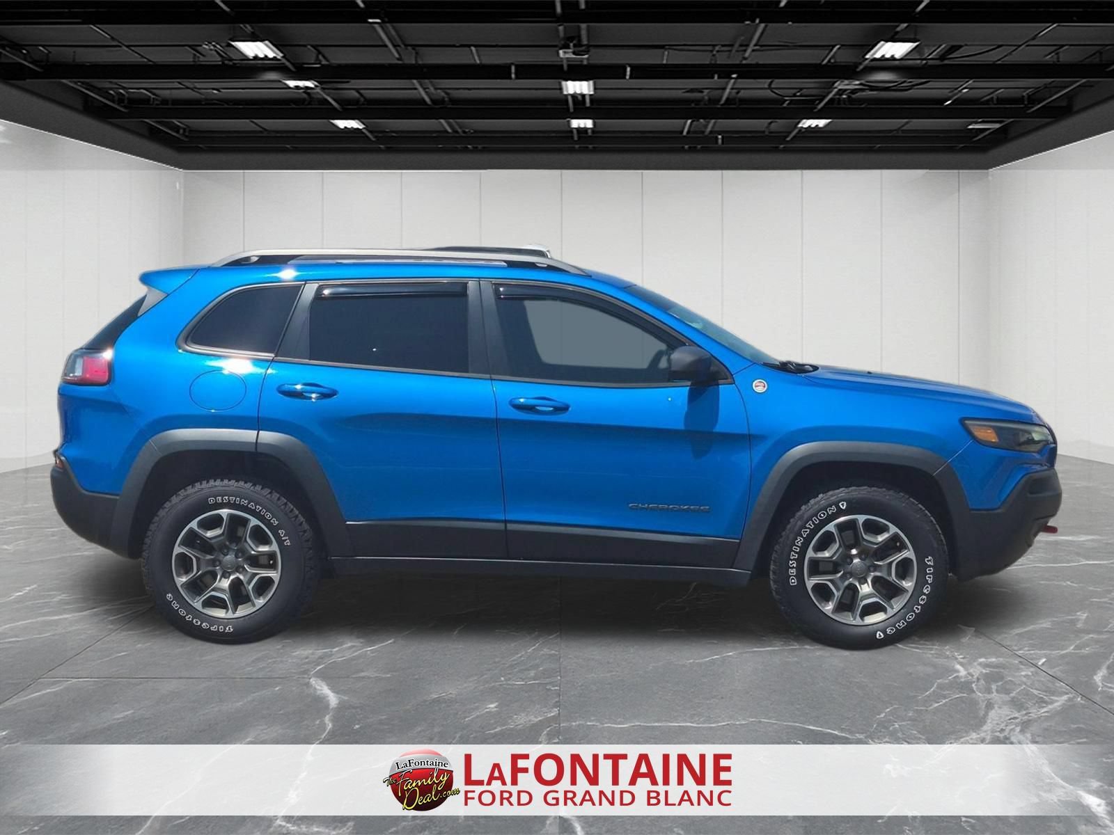Used 2020 Jeep Cherokee Trailhawk AWD/4WD image 6