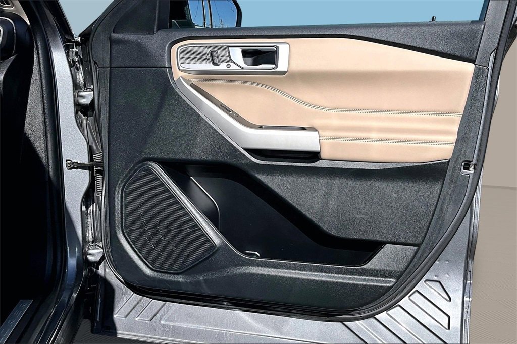 Certified 2023 Ford Explorer Limited w/ Equipment Group 301A image 24