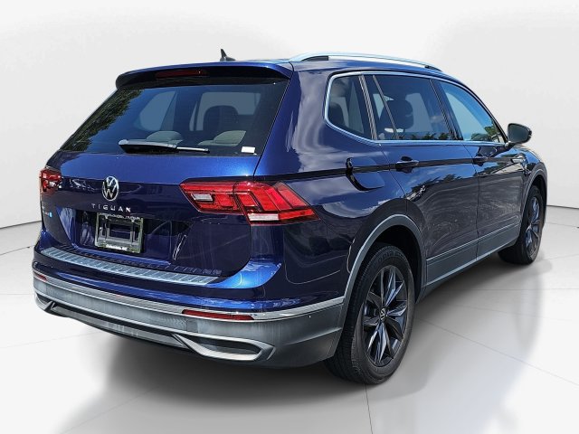 Used 2023 Volkswagen Tiguan SE FWD image 3