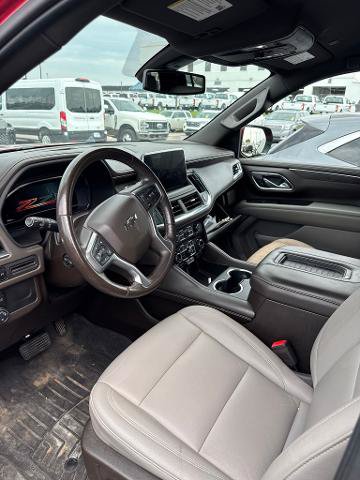 Used 2022 Chevrolet Suburban Z71 w/ Luxury Package AWD/4WD image 5