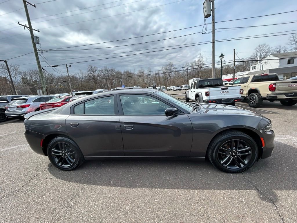 Used 2019 Dodge Charger SXT w/ Blacktop Package image 2