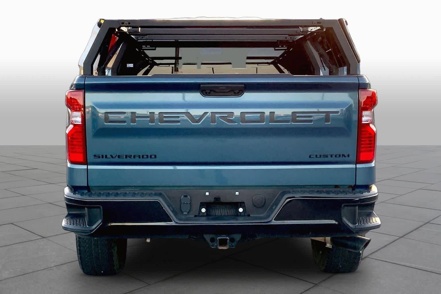 Used 2024 Chevrolet Silverado 1500 Custom Trail Boss w/ Dark Appearance Package AWD/4WD image 5