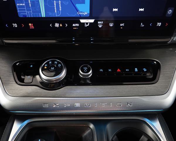 Certified 2025 Ford Expedition Platinum AWD/4WD image 17