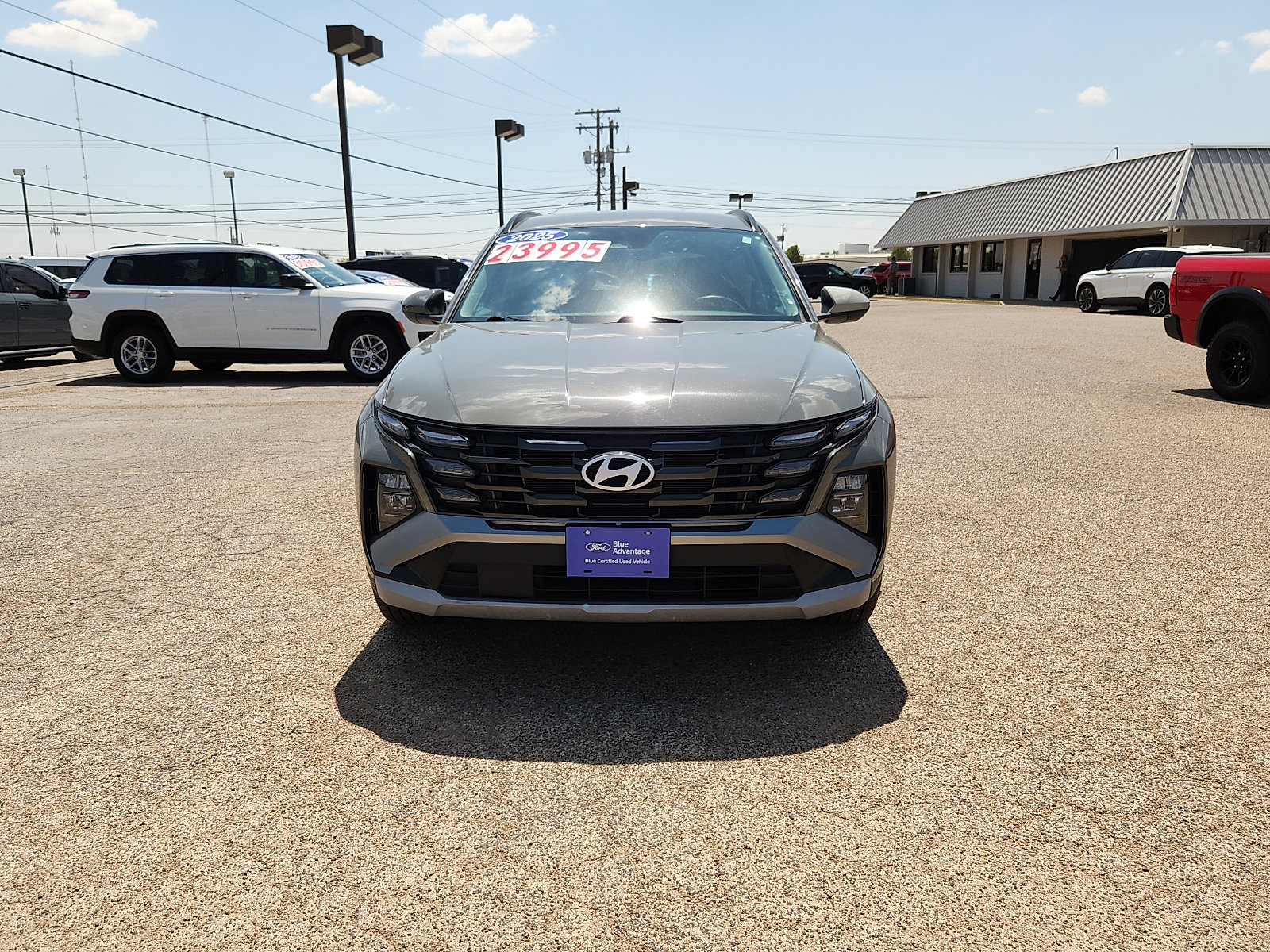 Used 2025 Hyundai Tucson SEL FWD image 2