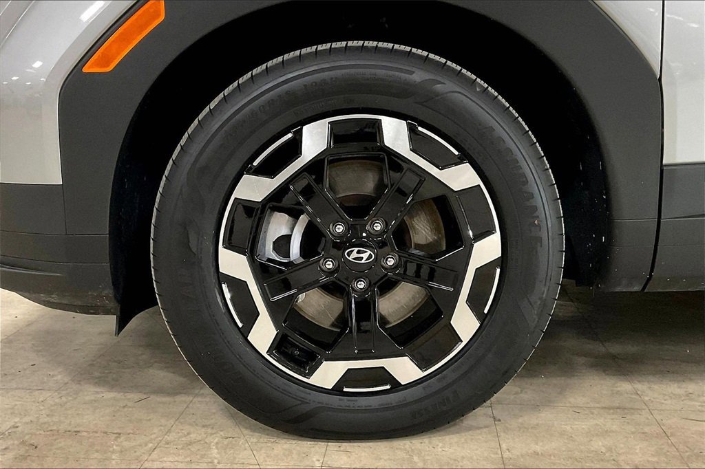 Used 2025 Hyundai Santa Fe SEL image 11