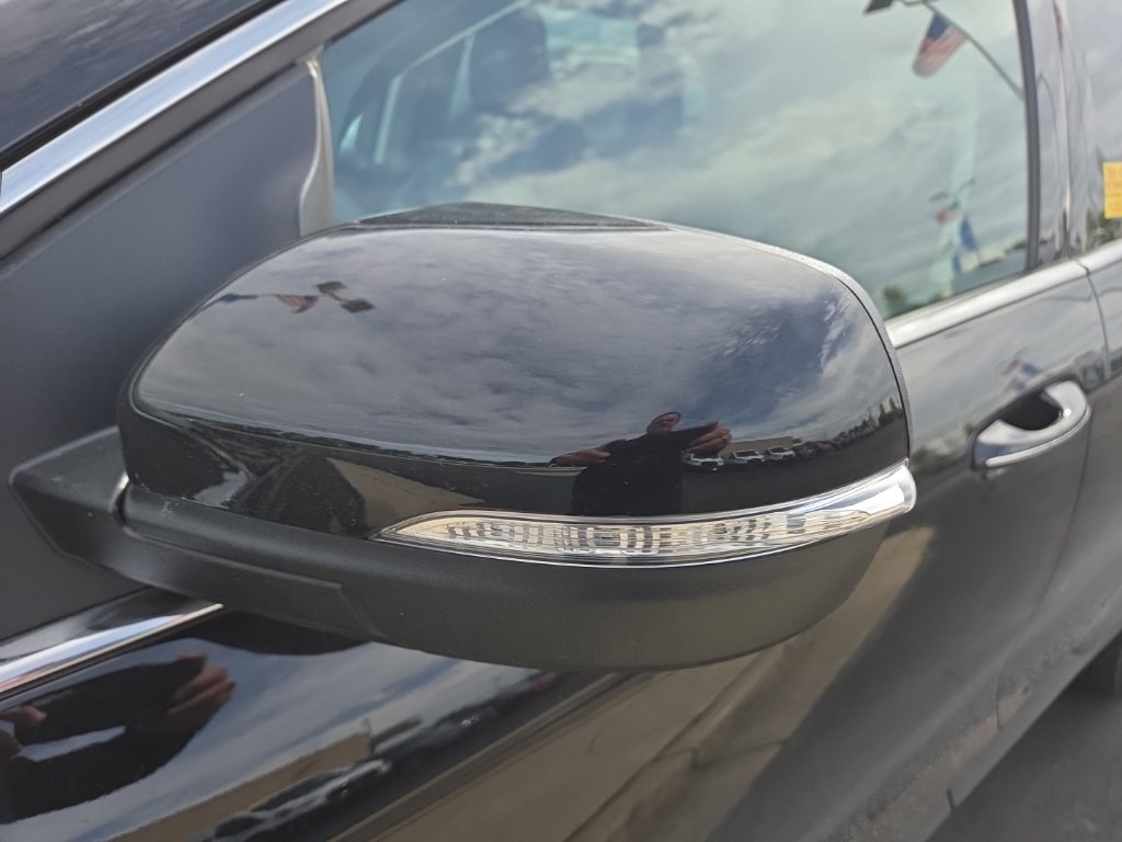 Certified 2024 Ford Edge Titanium w/ Equipment Group 301A AWD/4WD image 3