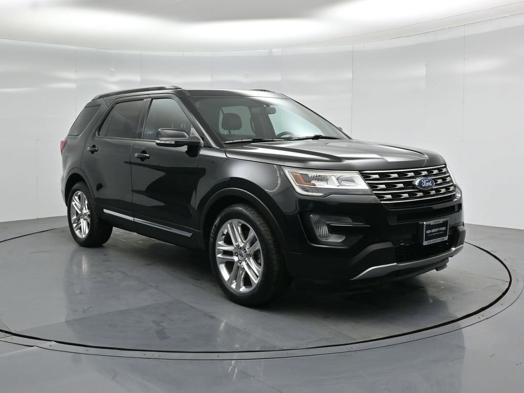 Certified 2017 Ford Explorer XLT w/ Equipment Group 202A image 60