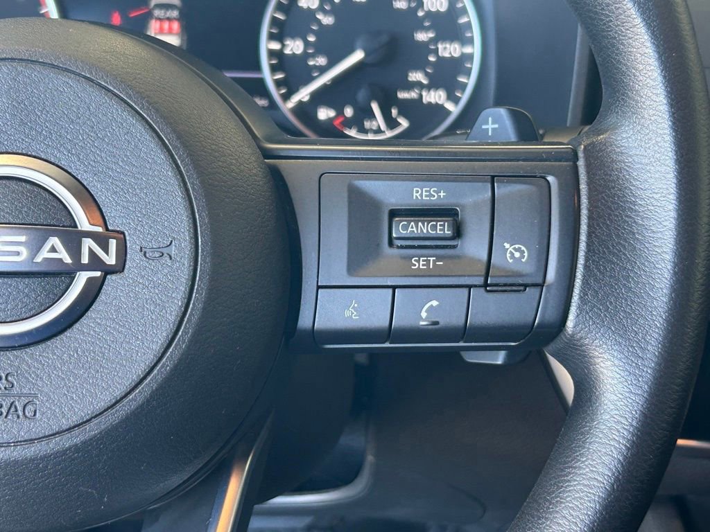 Used 2024 Nissan Rogue S image 37