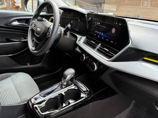 Used 2024 Chevrolet Trax LT FWD image 40