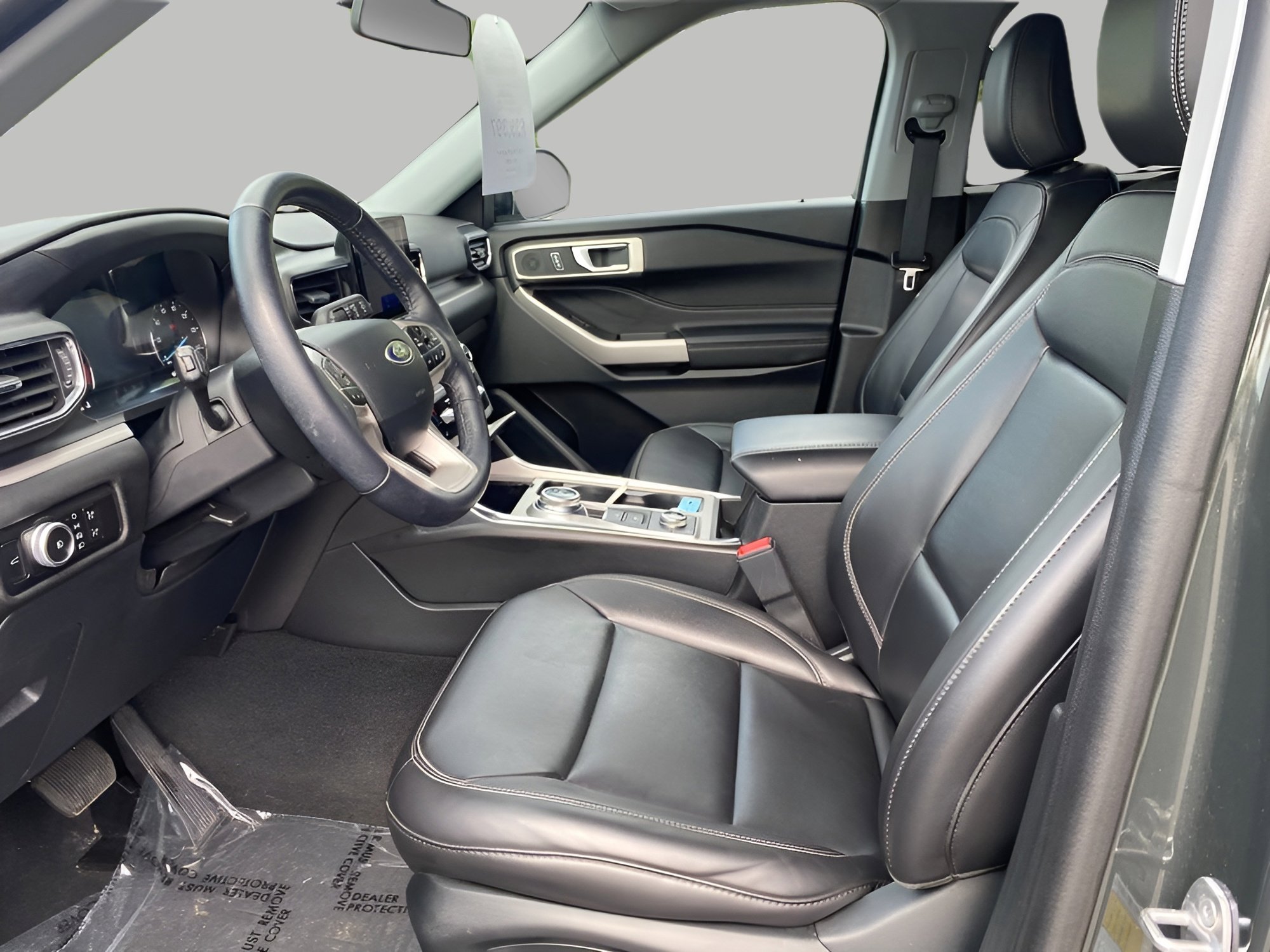 Certified 2023 Ford Explorer XLT w/ Equipment Group 202A AWD/4WD image 8