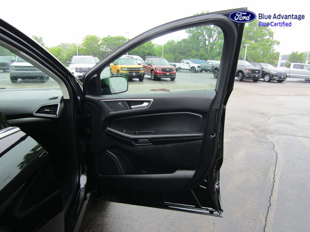 Certified 2024 Ford Edge SEL w/ Convenience Package AWD/4WD image 40