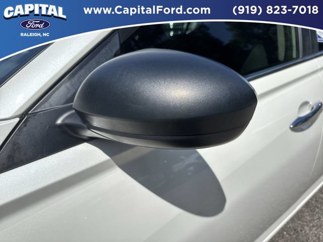 Used 2024 Nissan Altima 2.5 SV FWD image 12