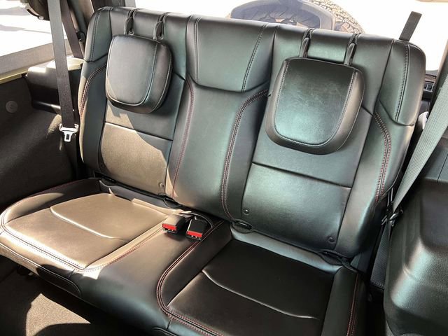 Used 2025 Jeep Wrangler Rubicon w/ Convenience Group image 26