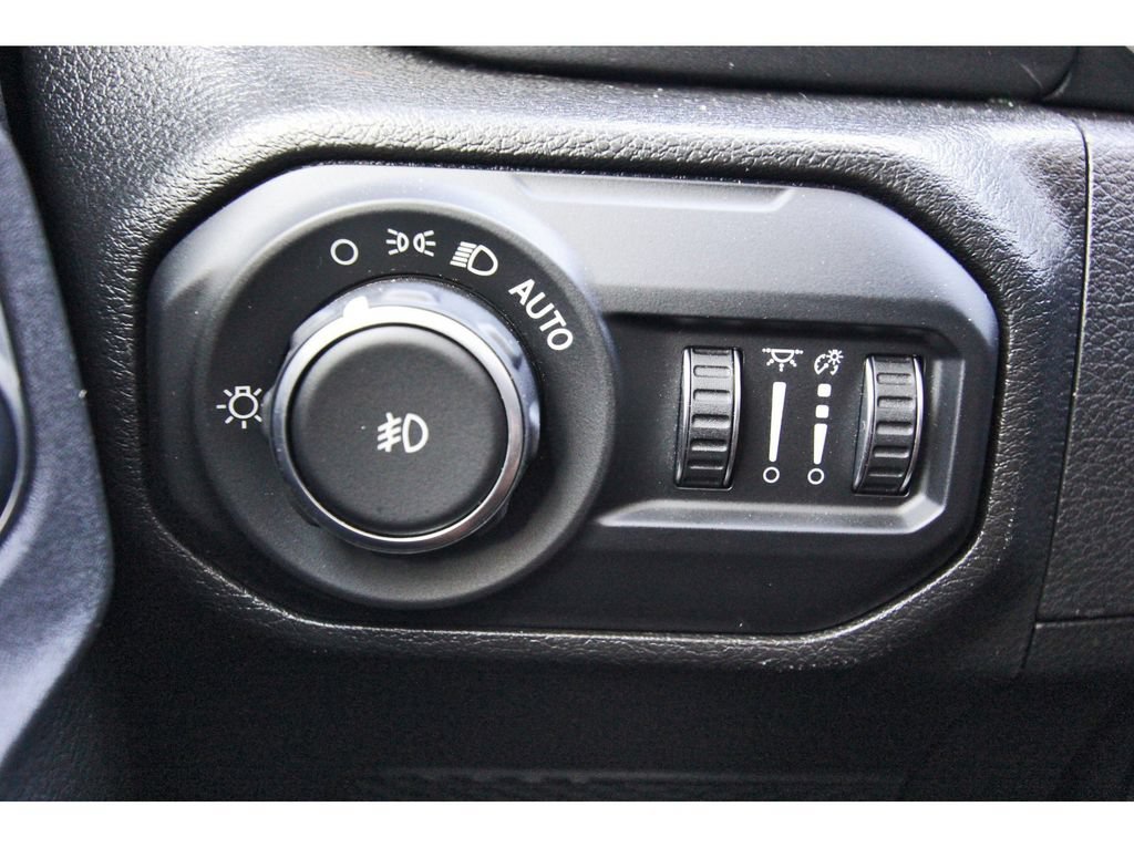 Used 2022 Jeep Wrangler Unlimited Rubicon w/ Xtreme Recon 35" Tire Package AWD/4WD image 20