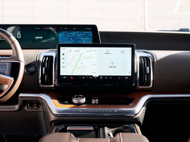 Certified 2025 Ford Expedition King Ranch image 27