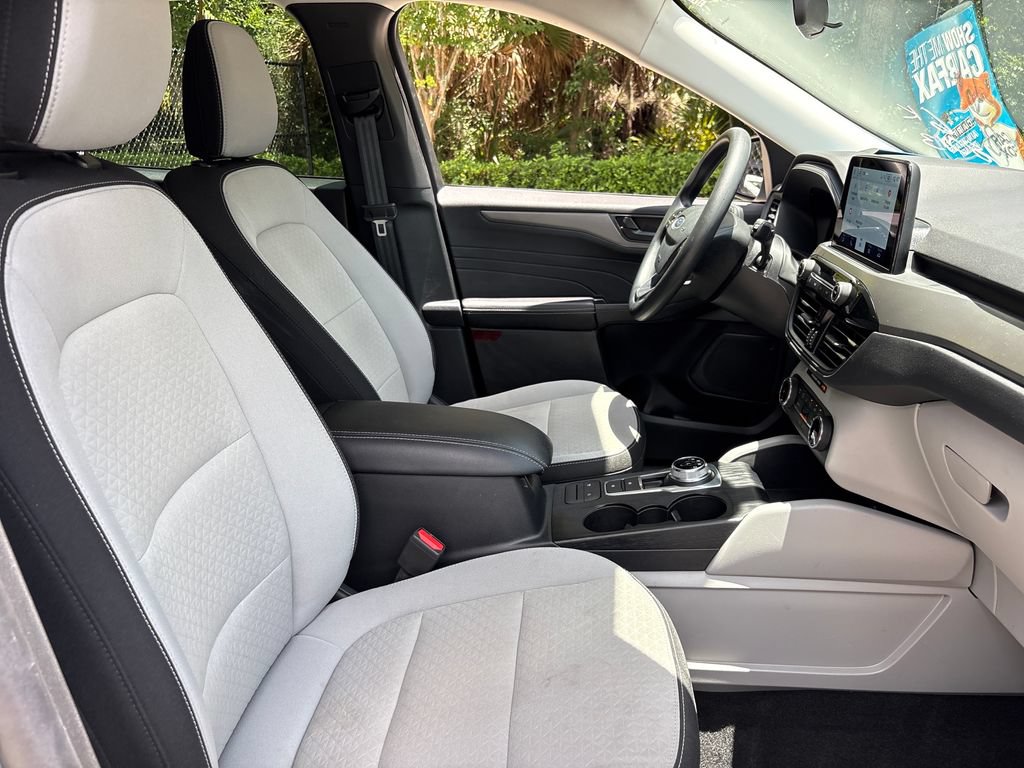 Certified 2025 Ford Escape Active FWD image 28