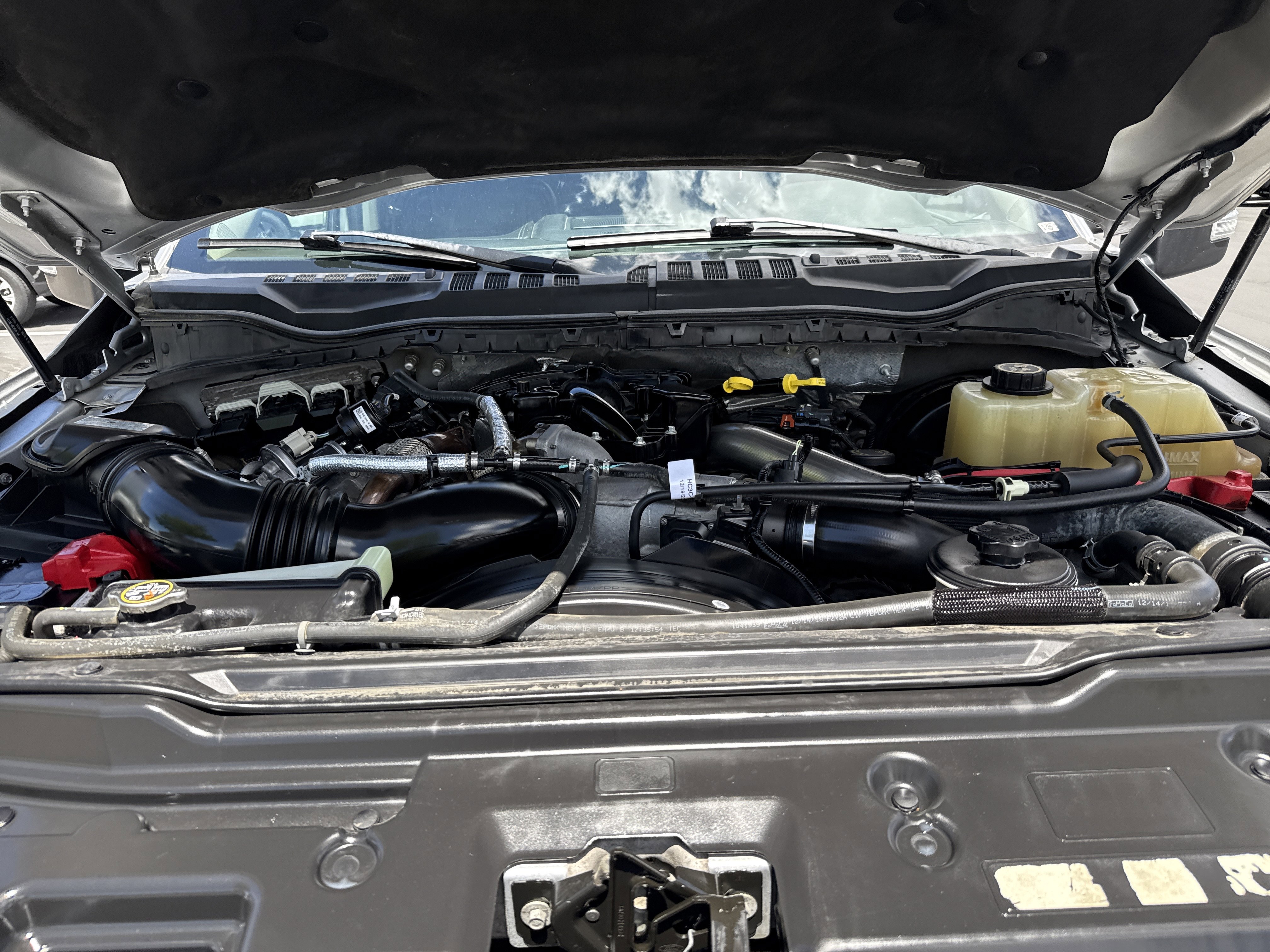 Certified 2019 Ford F350 Lariat w/ Camper Package AWD/4WD image 30