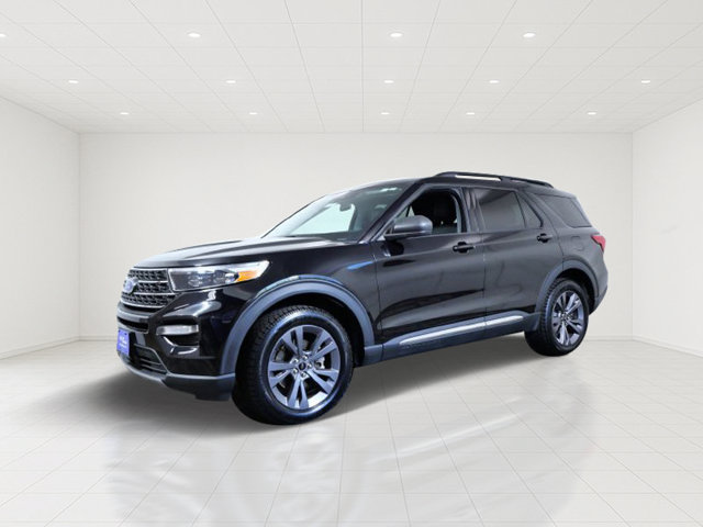 Certified 2023 Ford Explorer XLT w/ Equipment Group 202A AWD/4WD image 2