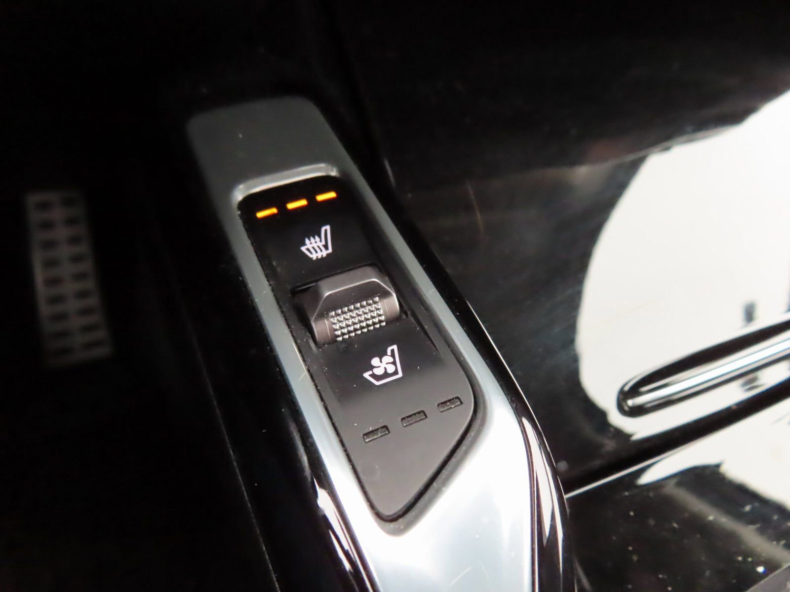 Used 2023 Kia Sorento SX image 25