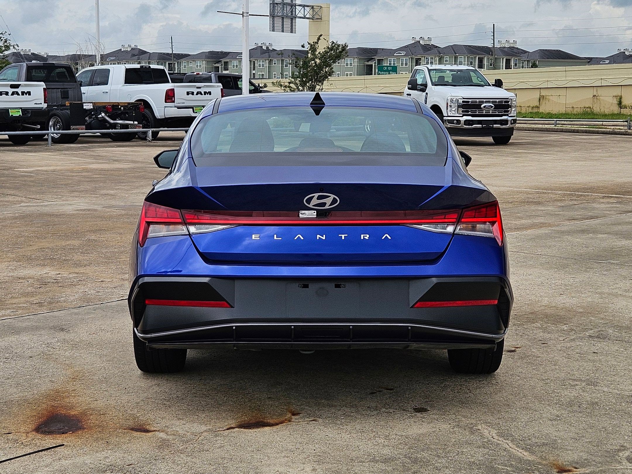 Used 2025 Hyundai Elantra SEL FWD image 6