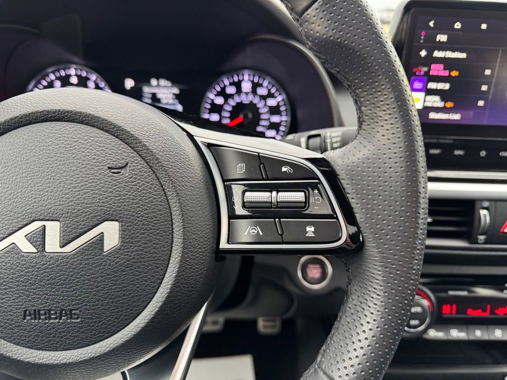 Used 2023 Kia Forte GT-Line w/ GT-Line Premium Package image 14