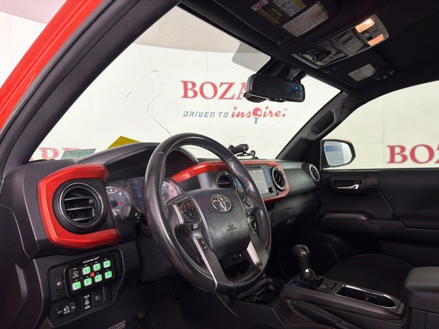 Used 2018 Toyota Tacoma TRD Off-Road AWD/4WD image 20