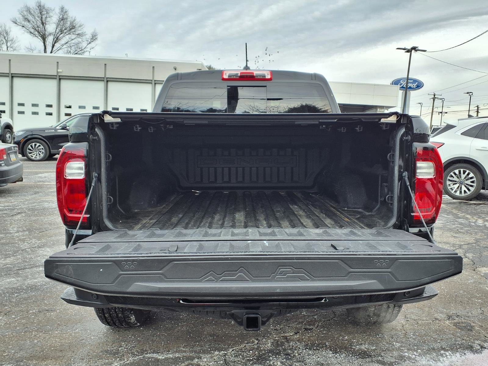 Used 2023 GMC Canyon Denali image 16