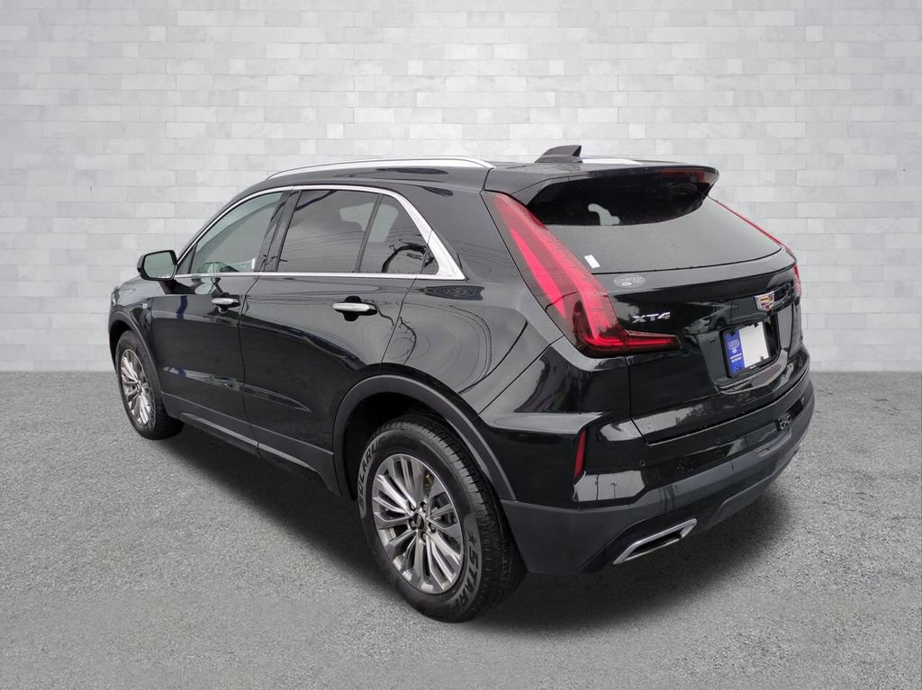 Used 2024 Cadillac XT4 Premium Luxury FWD image 7