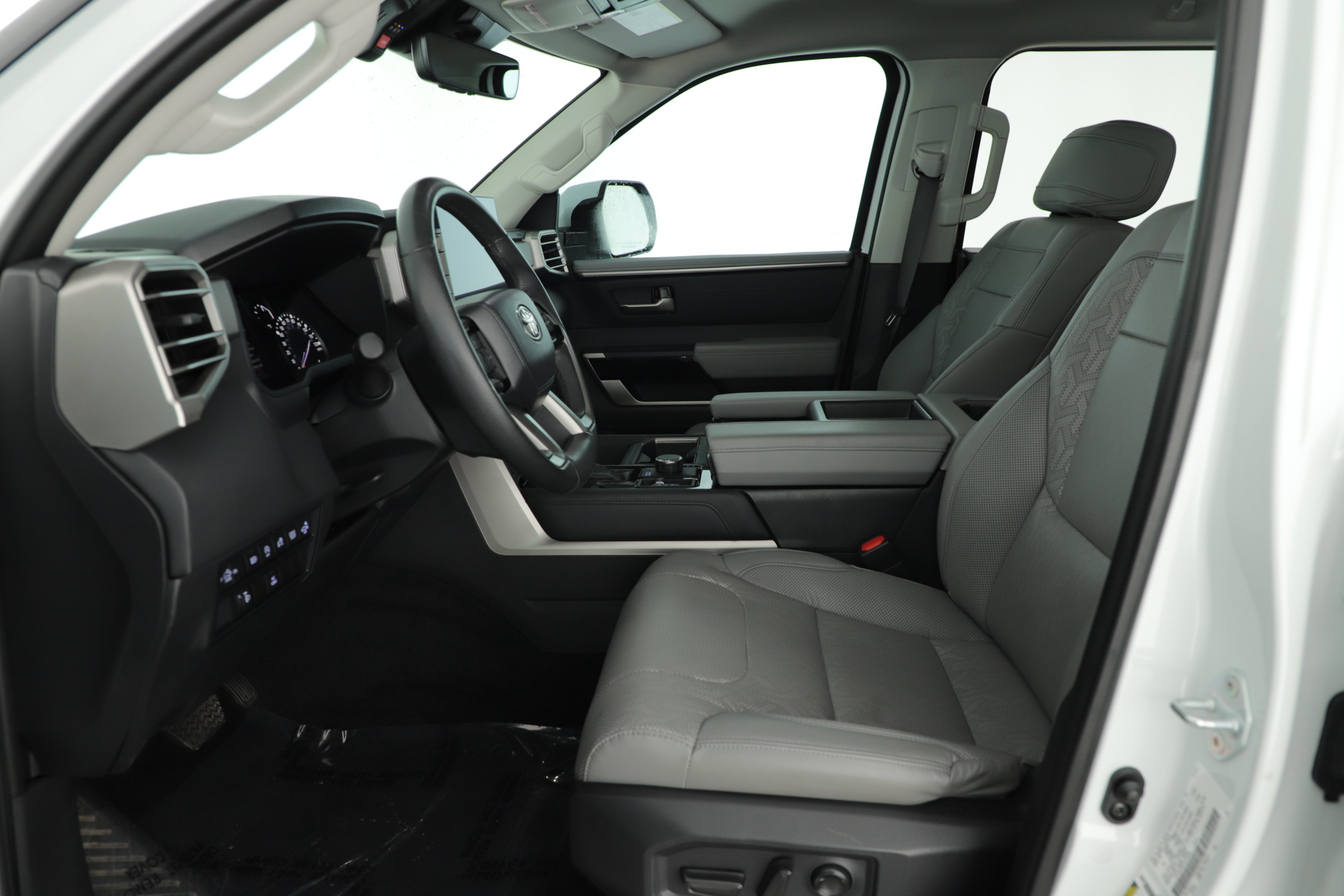 Used 2023 Toyota Tundra Limited w/ Power Package AWD/4WD image 12
