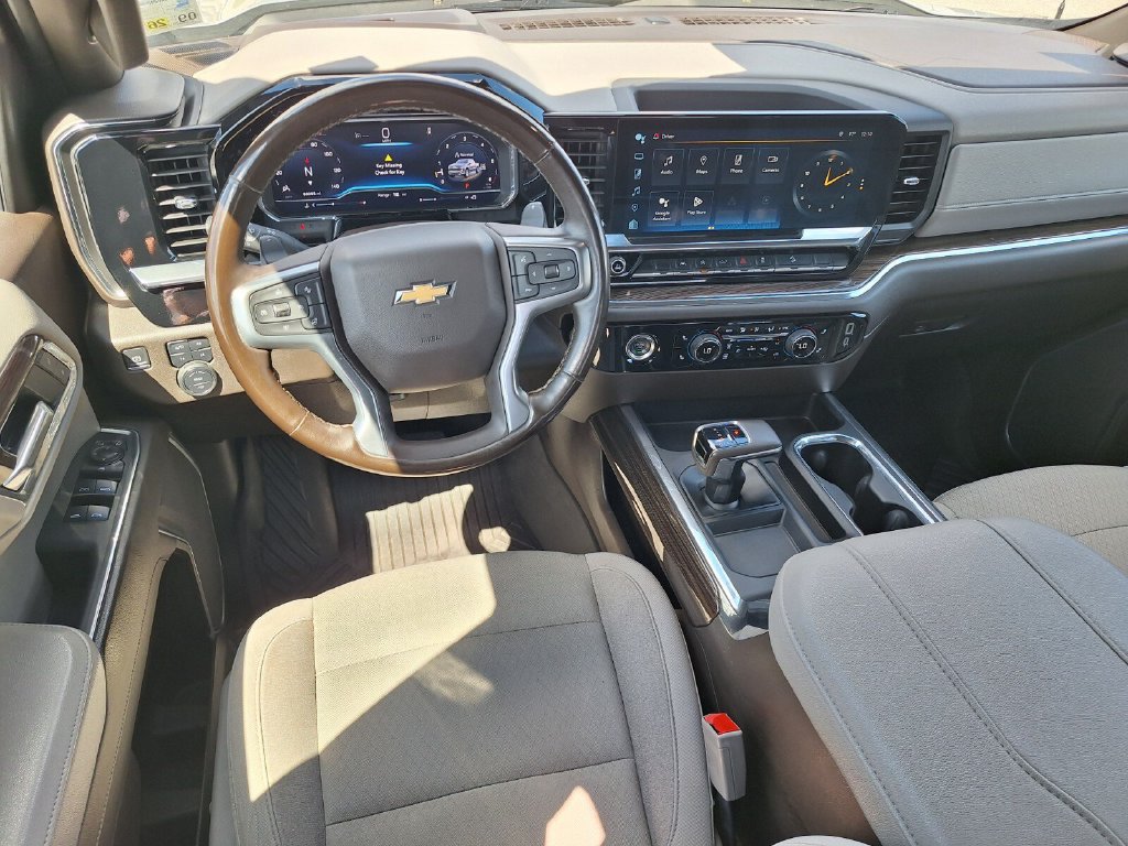 Used 2024 Chevrolet Silverado 1500 LT AWD/4WD image 9