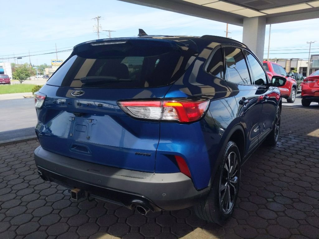 Certified 2022 Ford Escape SEL w/ SEL Stealth AWD Package image 6