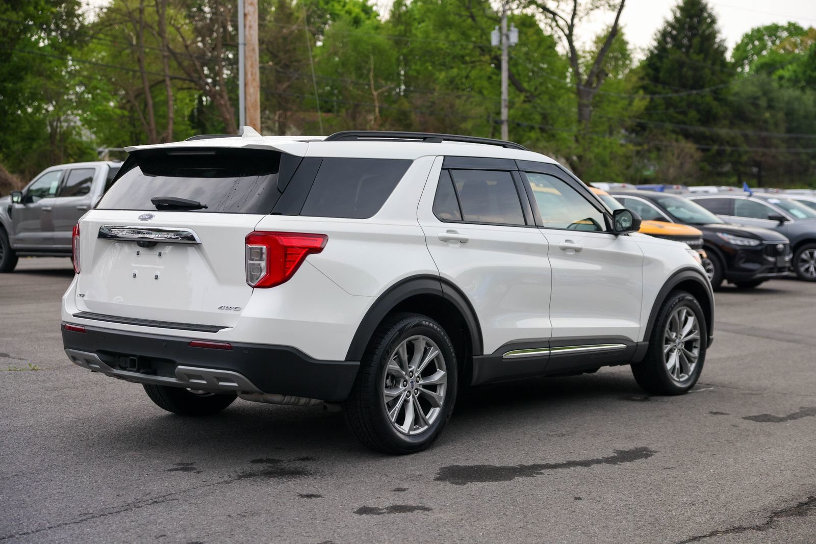 Certified 2023 Ford Explorer XLT w/ Equipment Group 202A AWD/4WD image 5