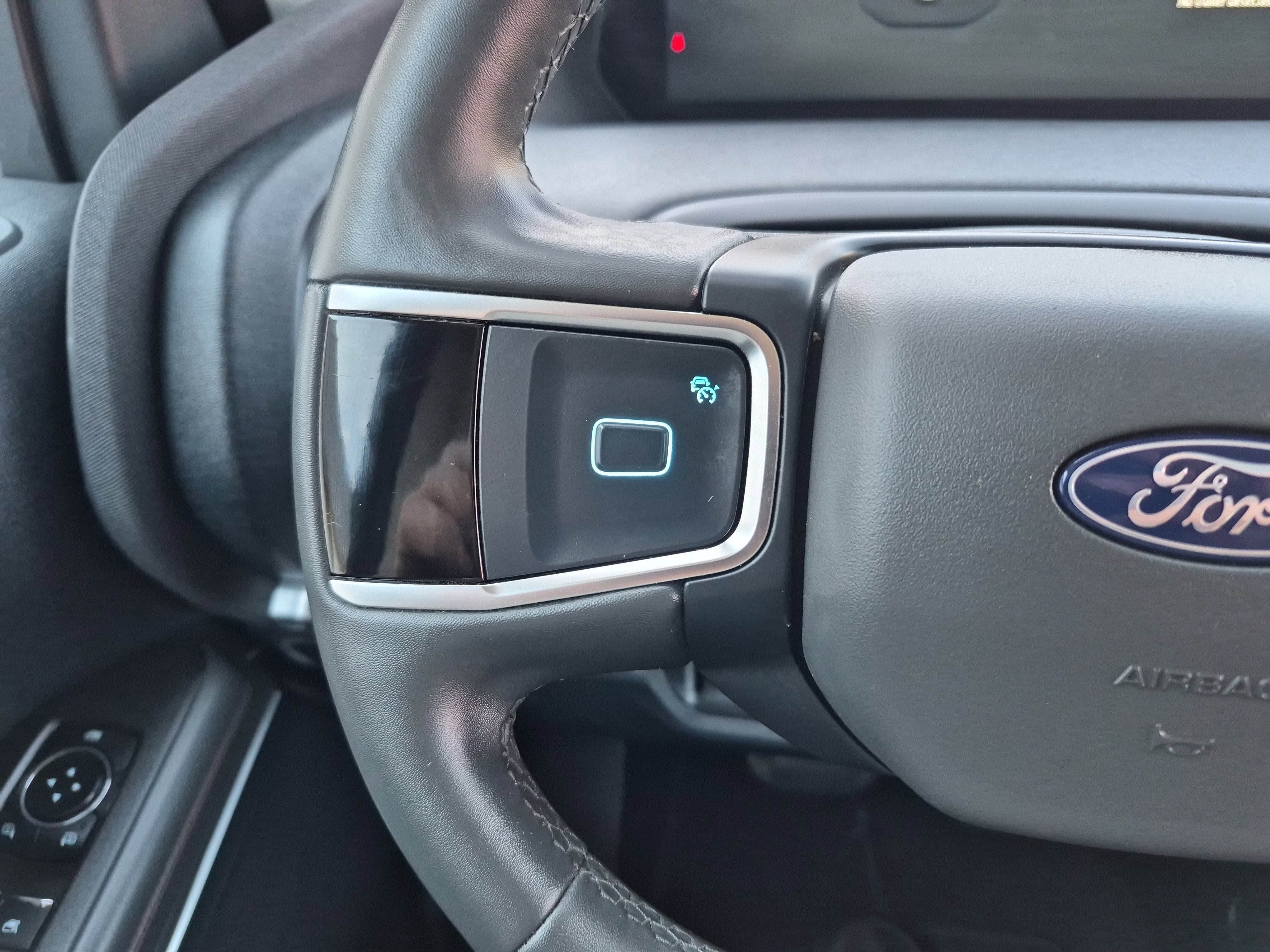 Certified 2025 Ford Expedition Active image 25