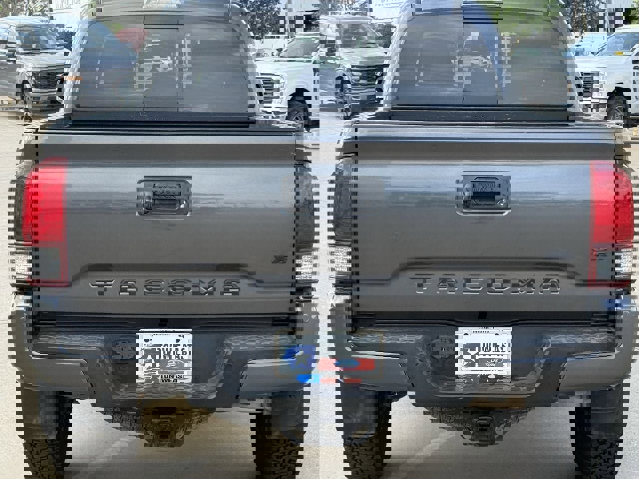 Used 2018 Toyota Tacoma TRD Off-Road w/ Technology Package image 5