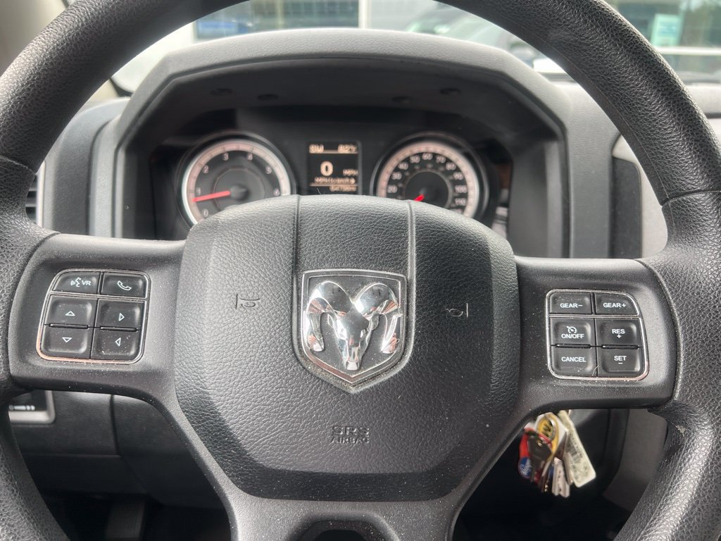Used 2017 RAM 1500 Express RWD image 10