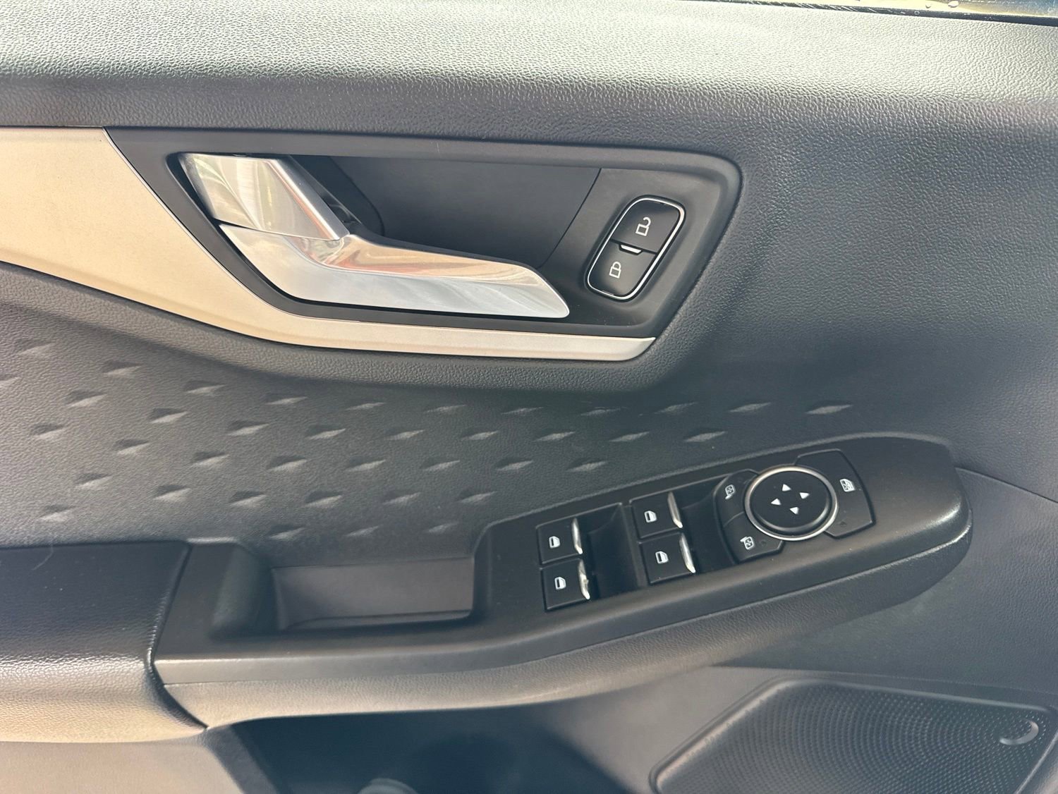 Certified 2020 Ford Escape SE Sport AWD/4WD image 27