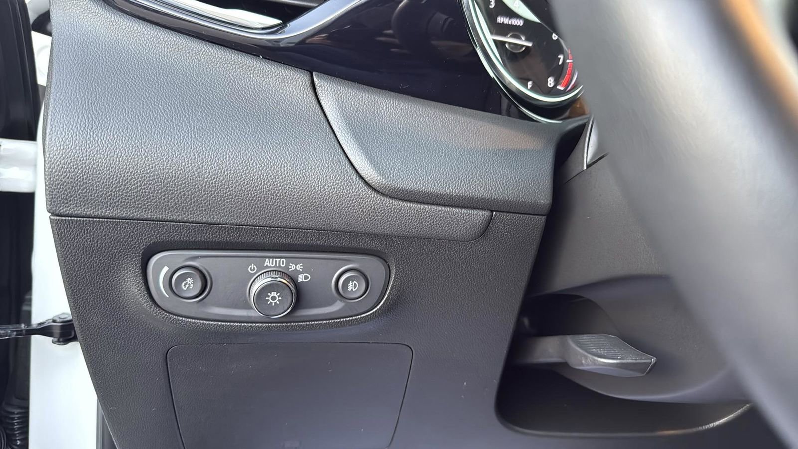 Used 2023 Buick Encore GX Select image 18