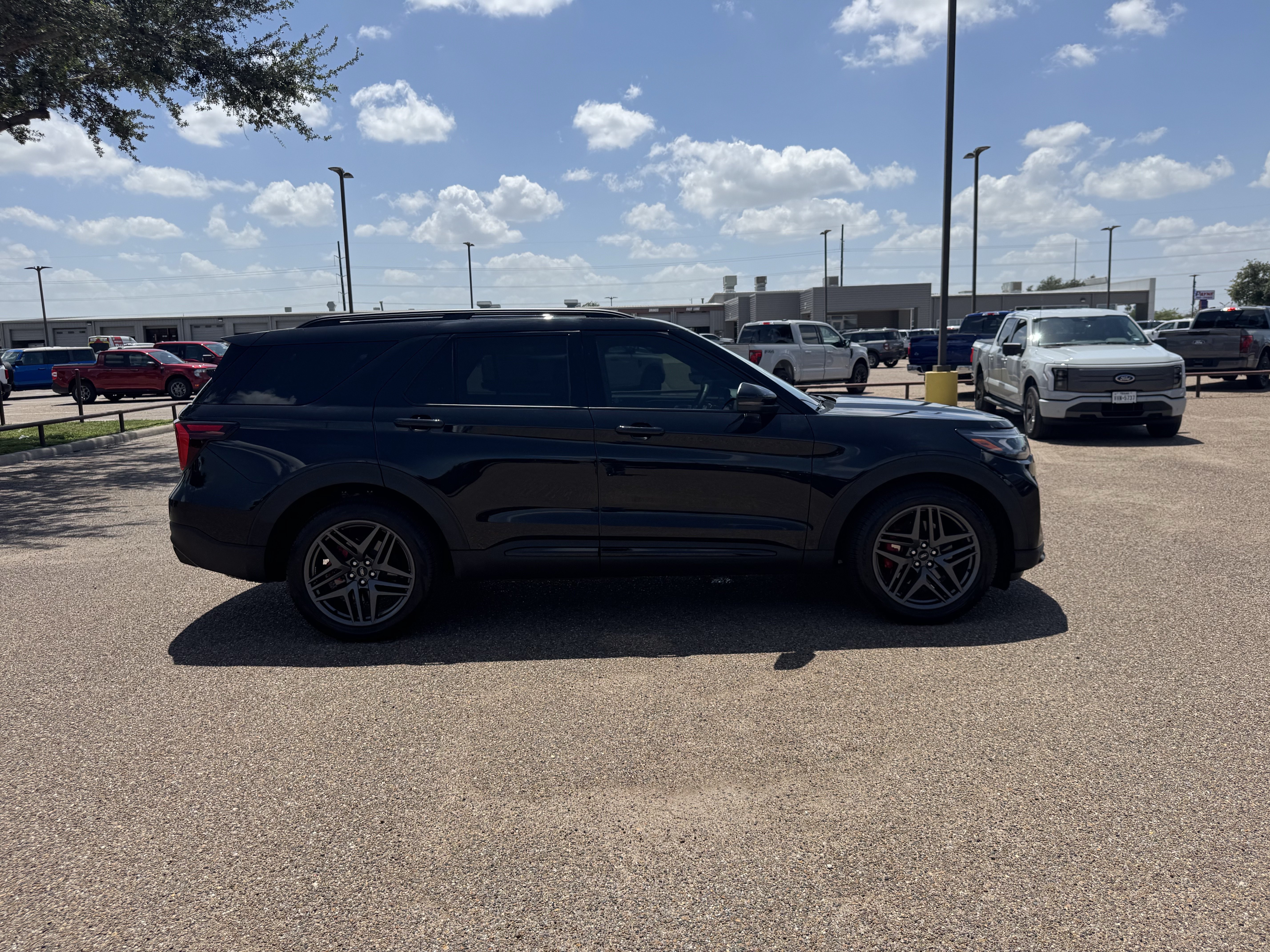 Certified 2025 Ford Explorer ST w/ Sun And Sound Package AWD/4WD image 4