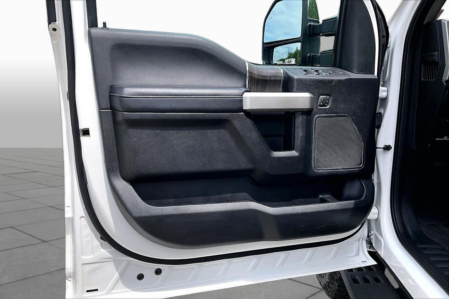 Certified 2021 Ford F250 Lariat w/ Tremor Off-Road Package AWD/4WD image 22