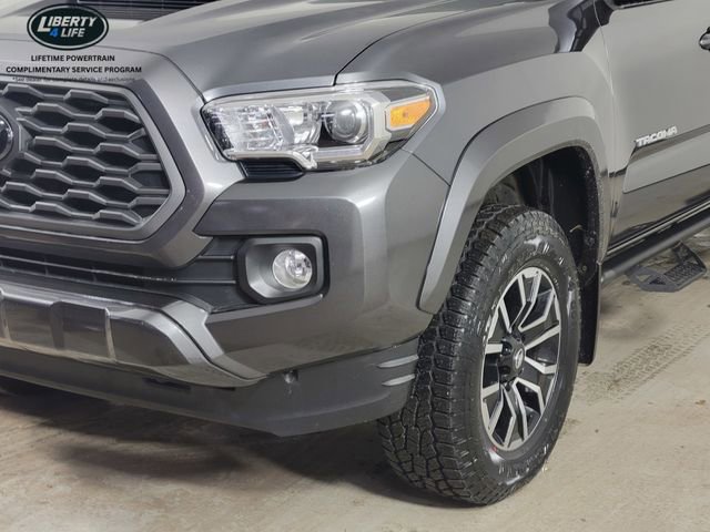Used 2022 Toyota Tacoma TRD Sport w/ Technology Package image 9