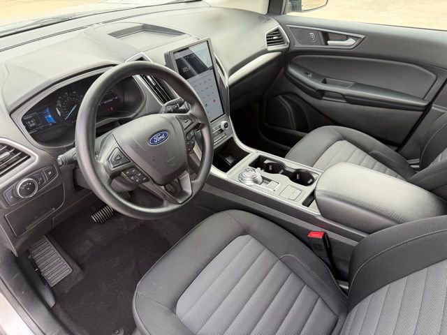 Certified 2023 Ford Edge SE w/ Black Appearance Package AWD/4WD image 11